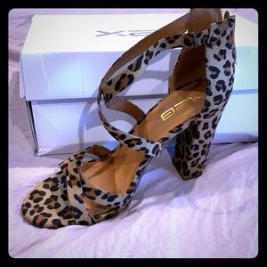 X2B size 8.5 leopard stack heels